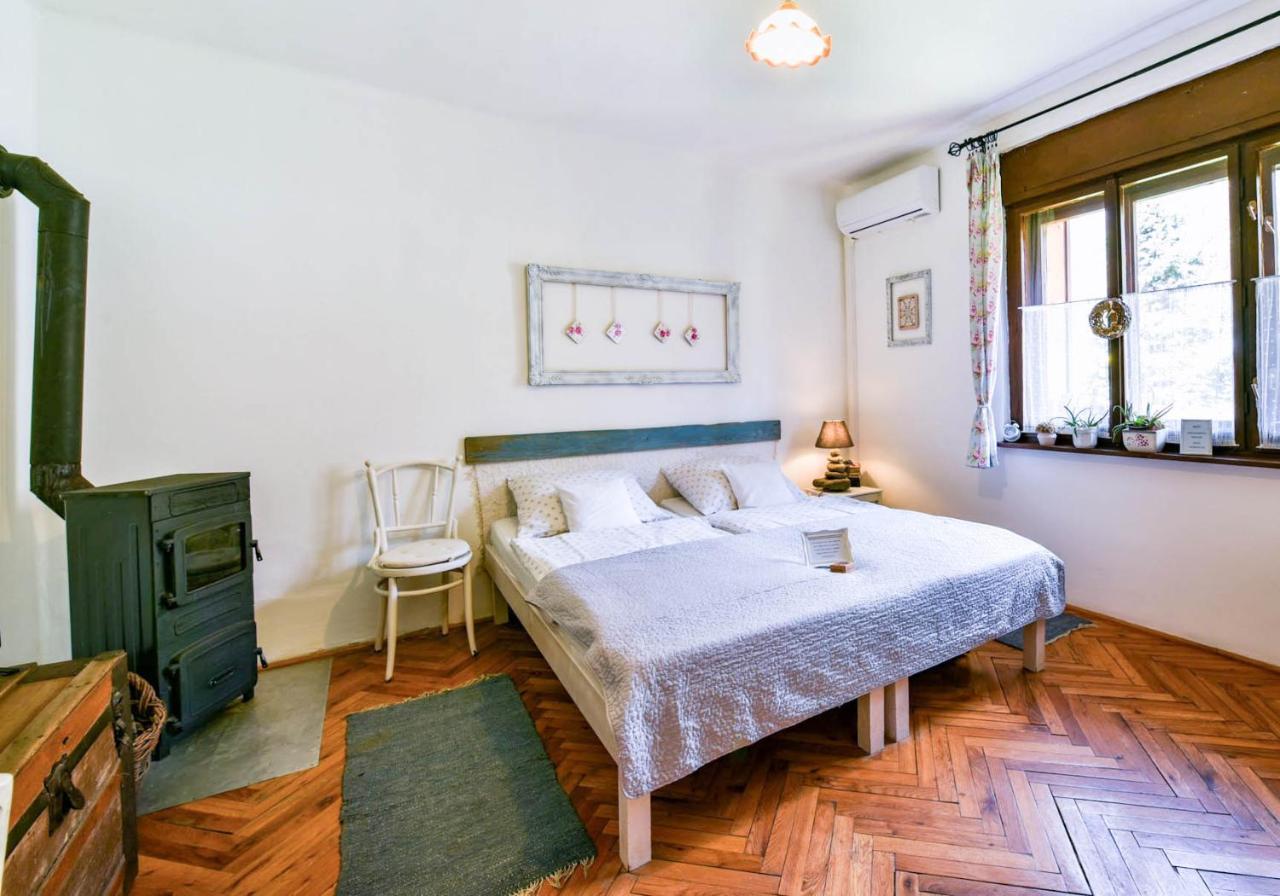 Halhaza Vendeghaz Apartment Sirok Bagian luar foto