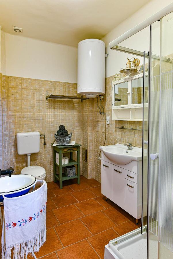 Halhaza Vendeghaz Apartment Sirok Bagian luar foto