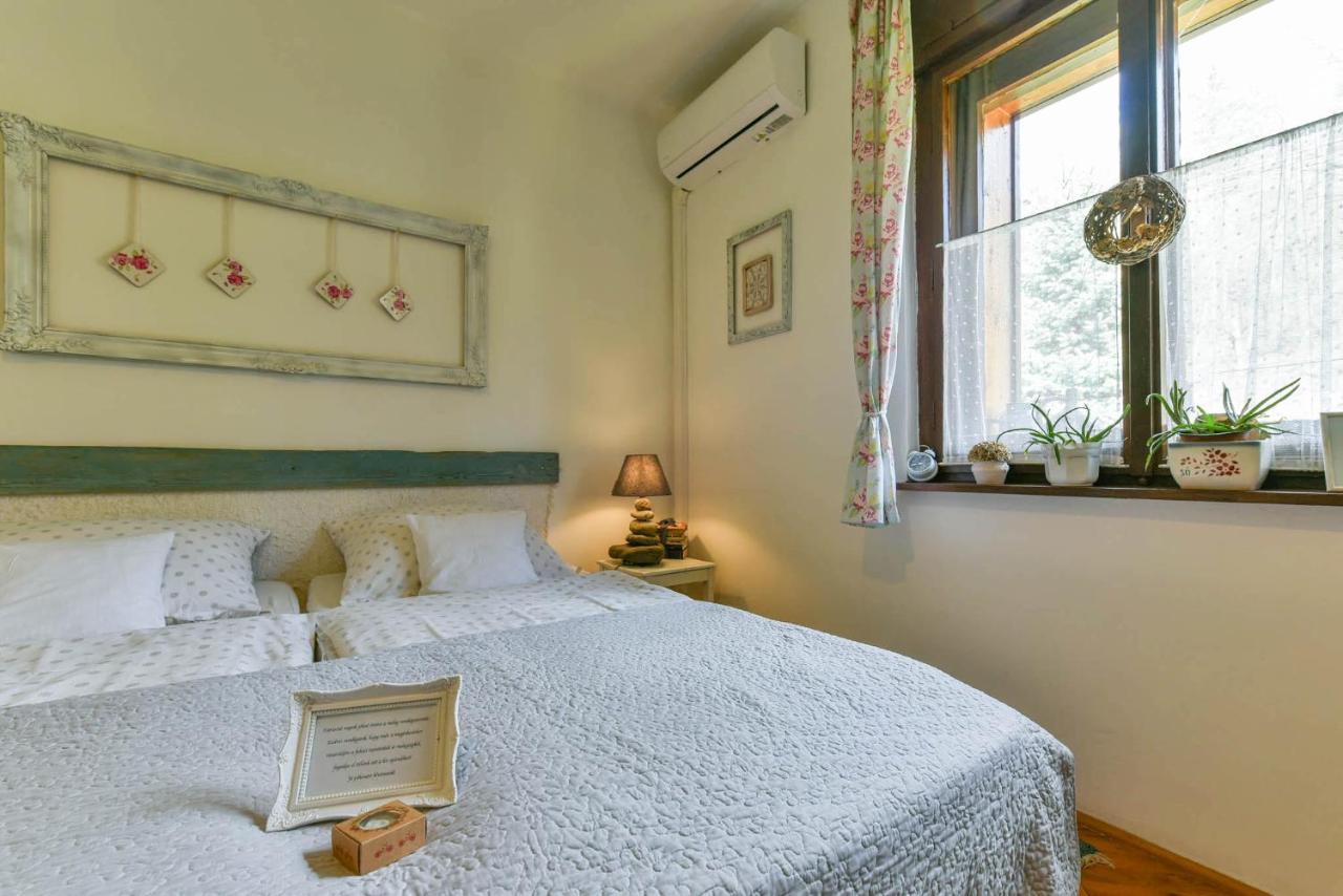 Halhaza Vendeghaz Apartment Sirok Bagian luar foto