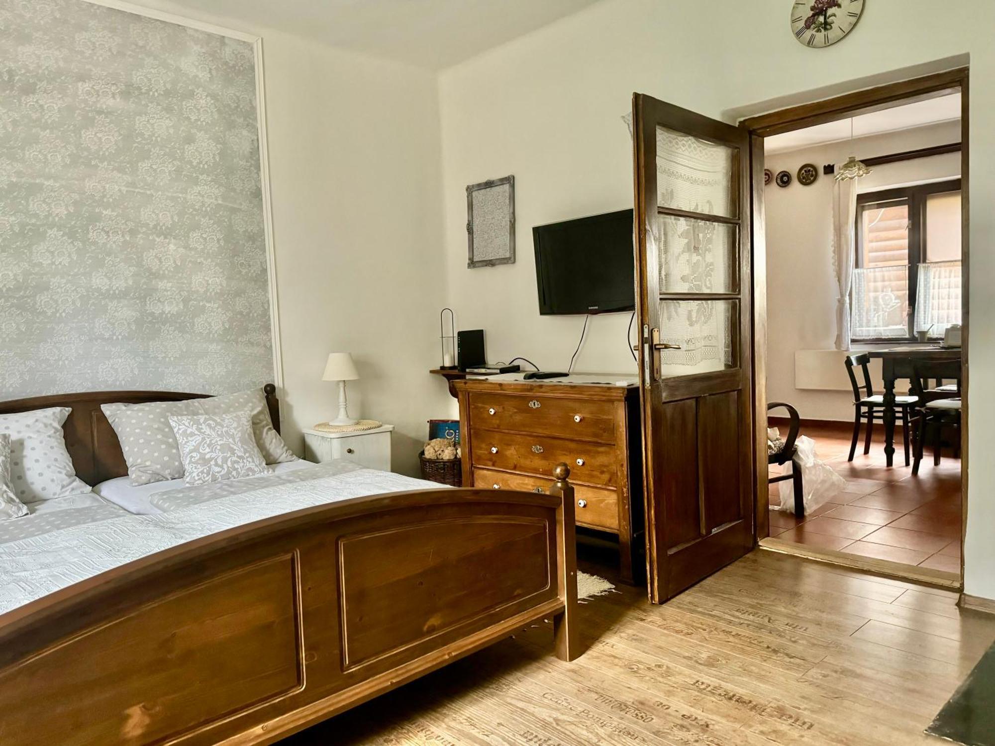 Halhaza Vendeghaz Apartment Sirok Bagian luar foto