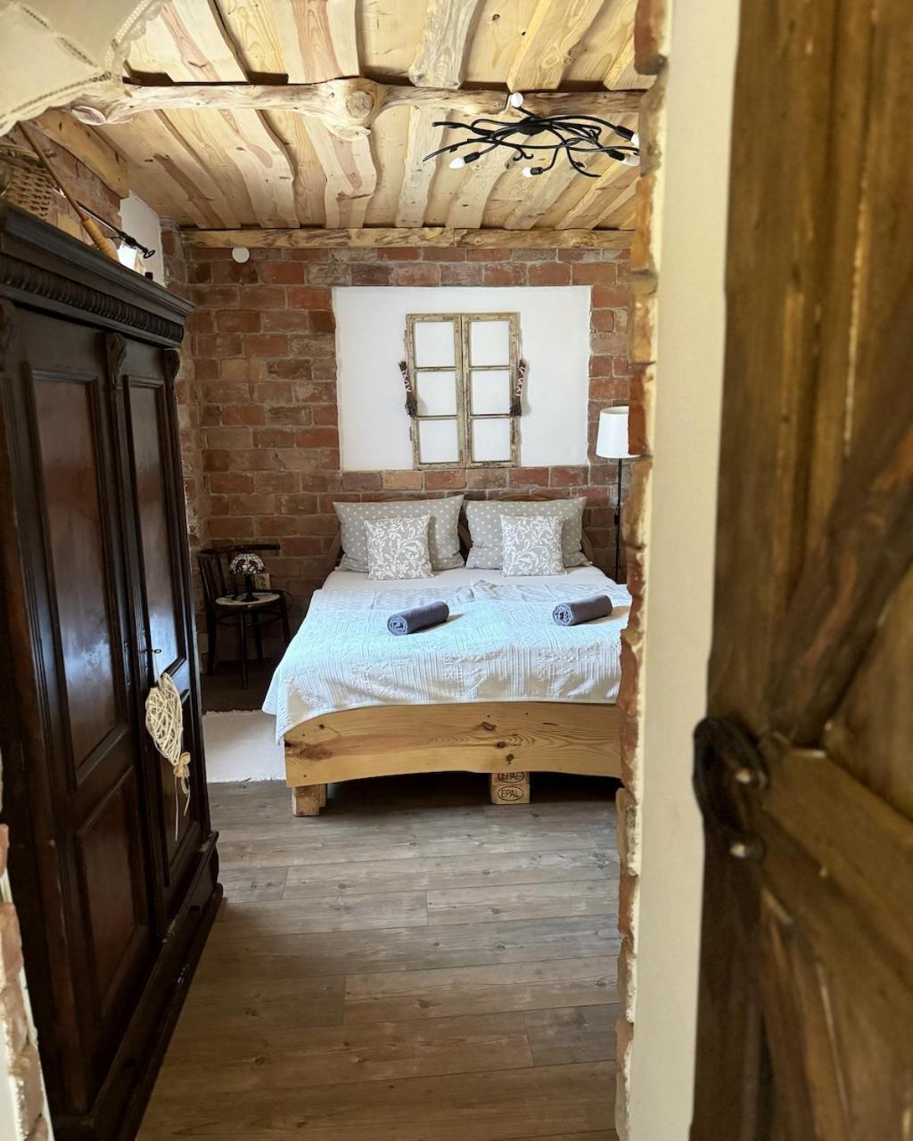 Halhaza Vendeghaz Apartment Sirok Bagian luar foto