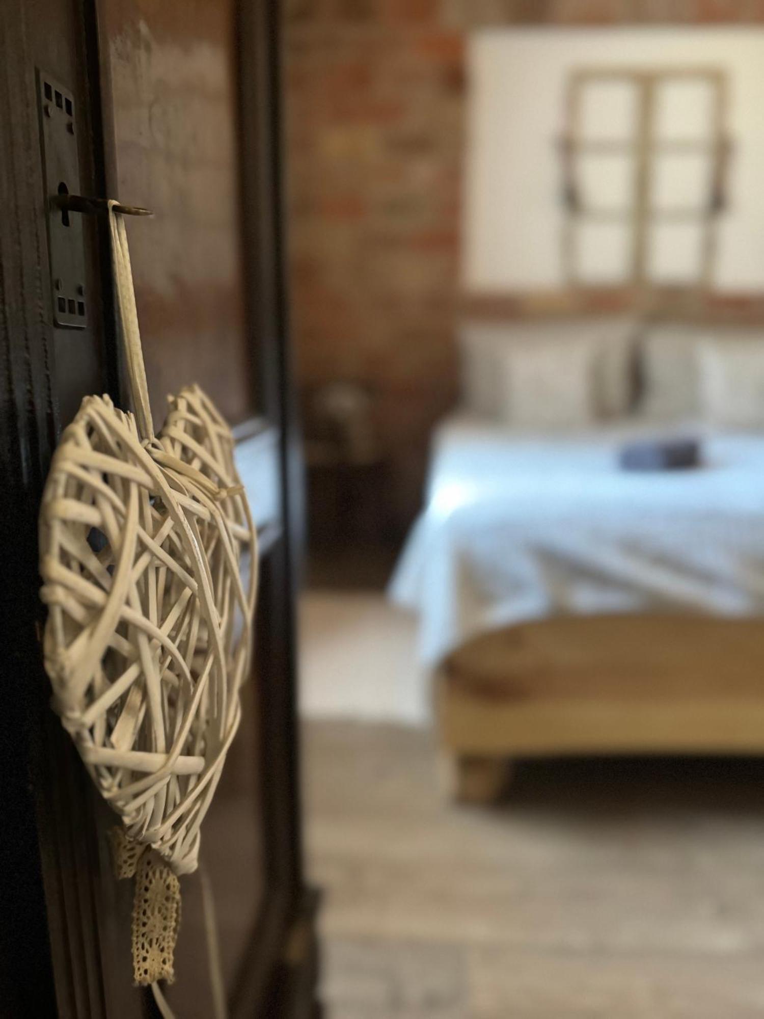 Halhaza Vendeghaz Apartment Sirok Bagian luar foto
