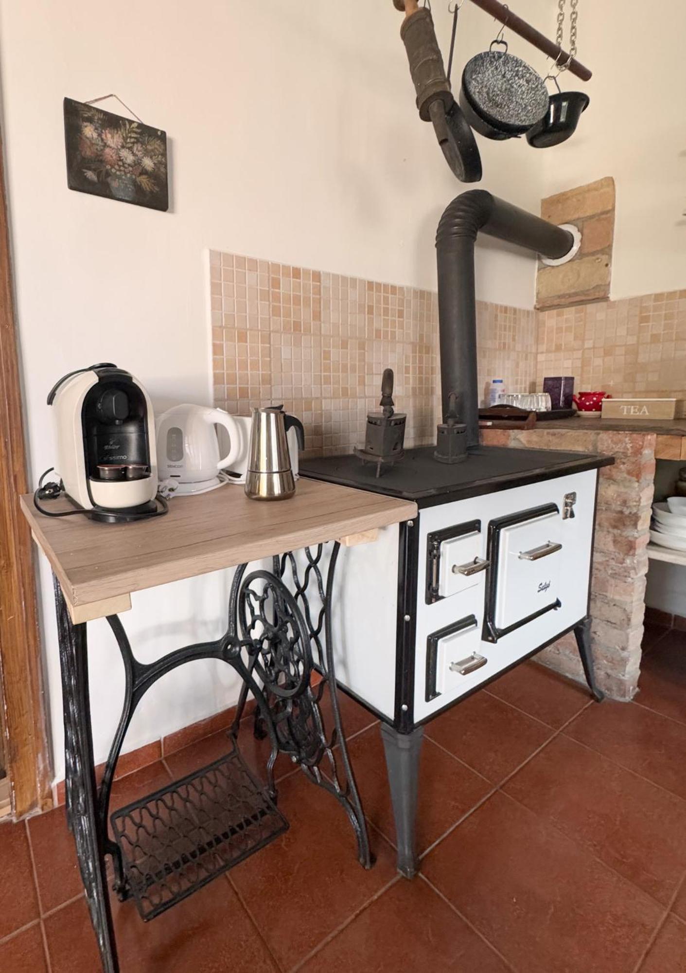 Halhaza Vendeghaz Apartment Sirok Bagian luar foto
